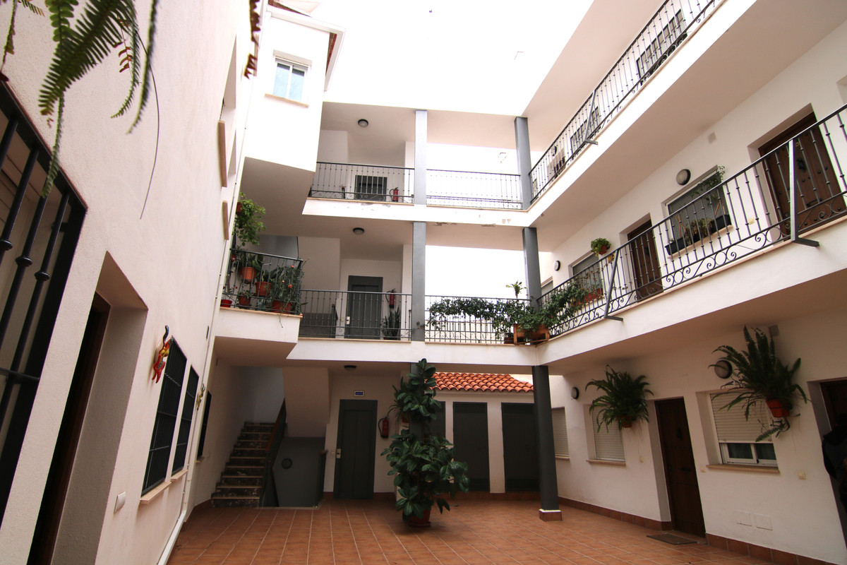 TWO BEDROOM GROUND FLOOR APARTMENT WITH OPTIONAL GARAGE

Ground floor apartment, accessed through a , Spain