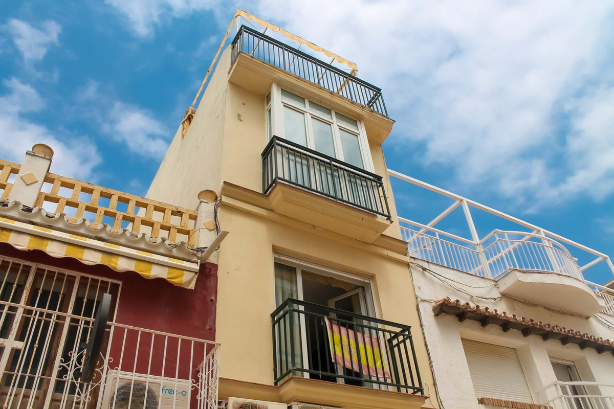 5 level beachside estate for sale in commercial street in Torremolinos! 

This unique townhouse is l, Spain