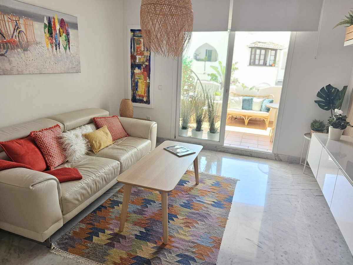 Apartamento Planta Media en Calahonda, Costa del Sol
