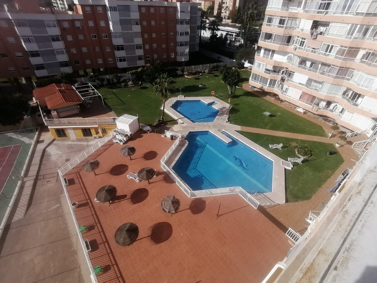 Great studio consisting of a room with a living room-bedroom-kitchen, fully furnished, ready to move, Spain