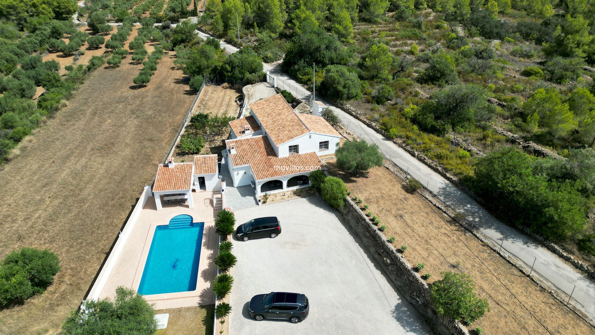 Country villa for sale in Benissa, very quiet place, of approximately 390 m2 built and with a plot o, Spain
