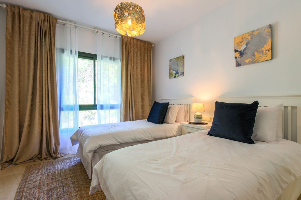 2 bed Property For Sale in Benahavis, Costa del Sol - thumb 12