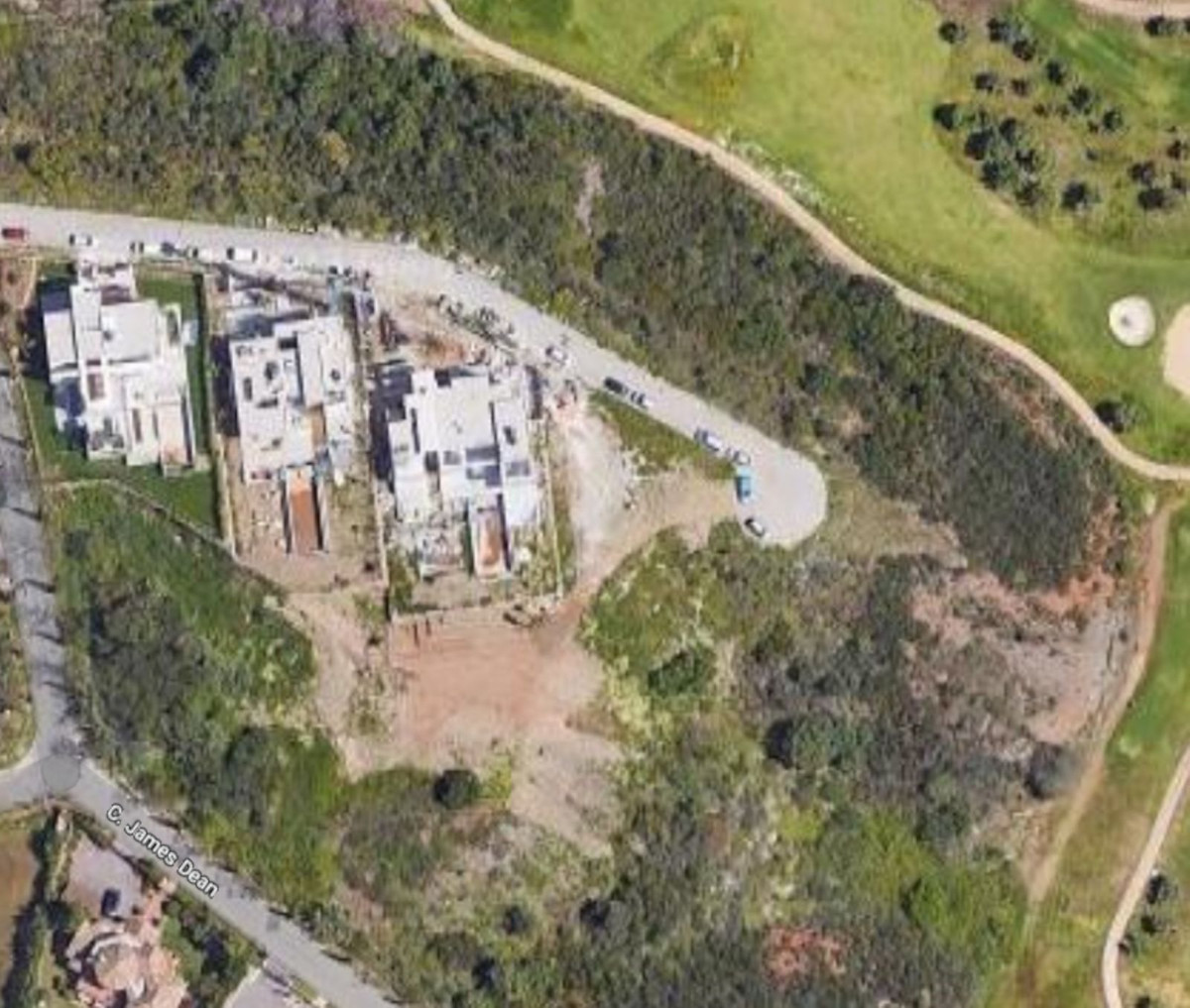 						Plot  Residential
													for sale 
																			 in Marbella
					