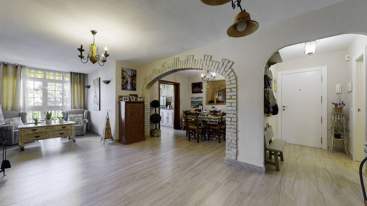 3 Bedroom Middle Floor Apartment For Sale Marbella, Costa del Sol - HP4084492