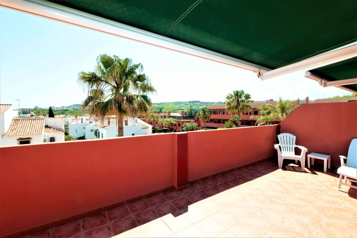 2 bed Penthouse for sale in Casares Playa