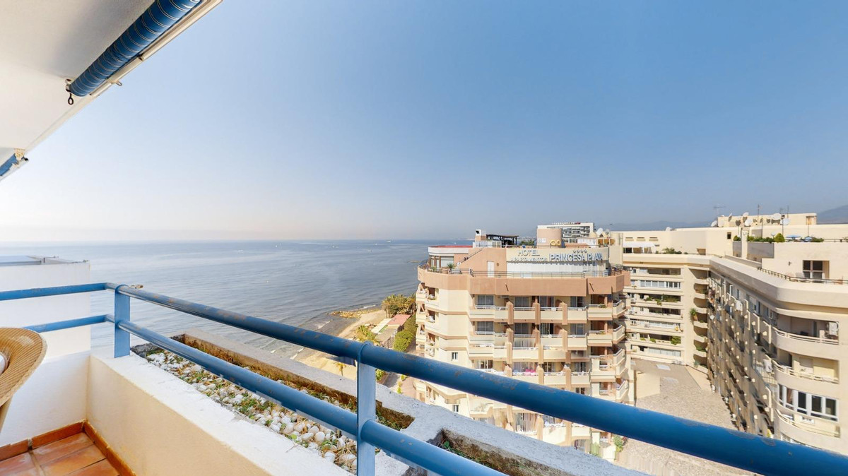 Middle Floor Apartment for sale in Marbella R4706218