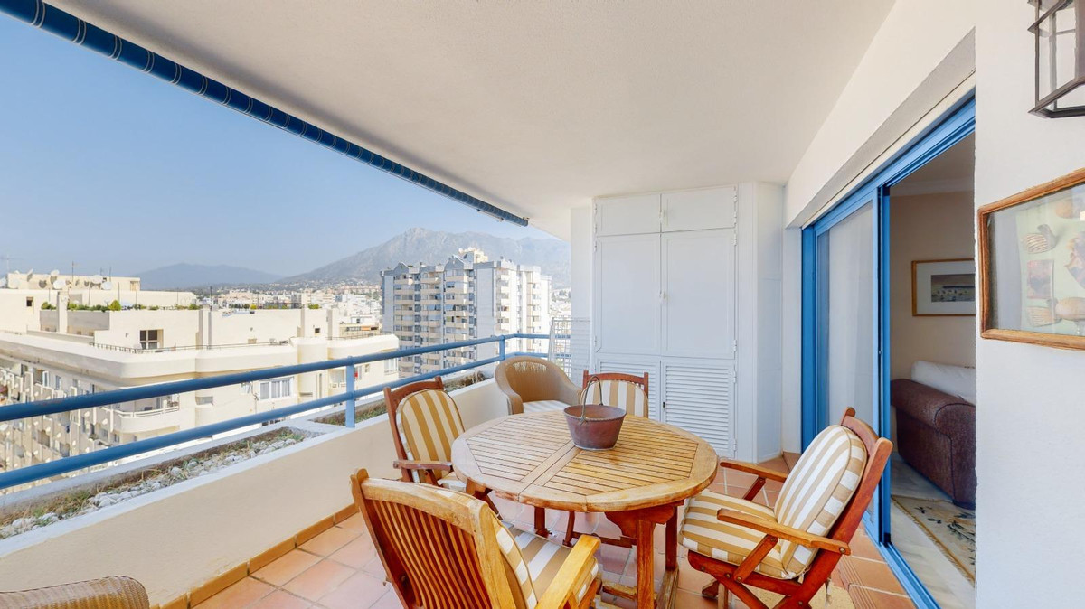 2 Bedroom Middle Floor Apartment For Sale Marbella
