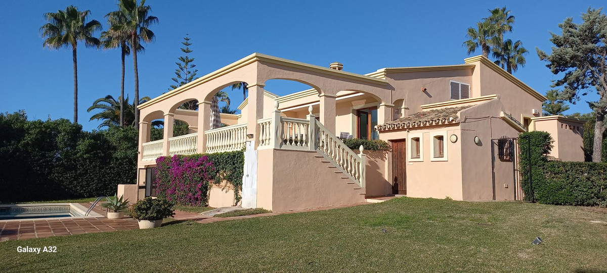 Villa Detached in El Chaparral, Costa del Sol
