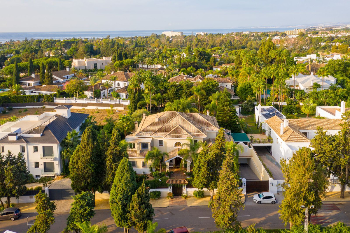 Villa te koop in Guadalmina Baja R4431172