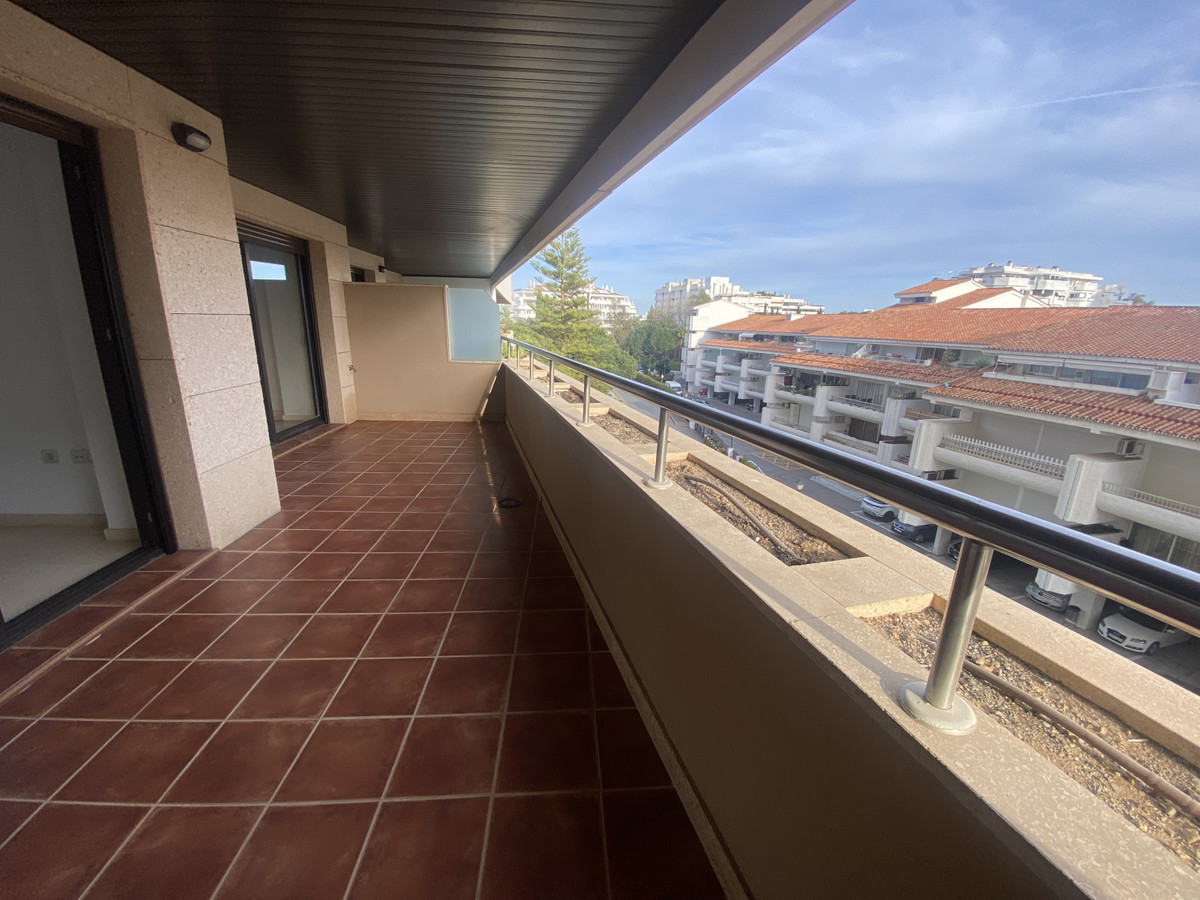 Nice Apartment in Las Lagunas de Mijas.


Second floor without Lift.


It is distributed over 2 floo, Spain