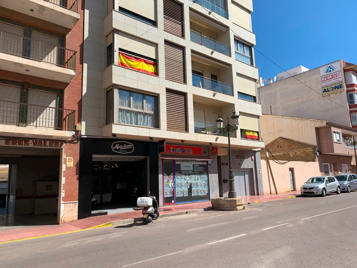 Commercial premises, situated in the main street of Guardamar. Finished premises, ready to start com, Spain