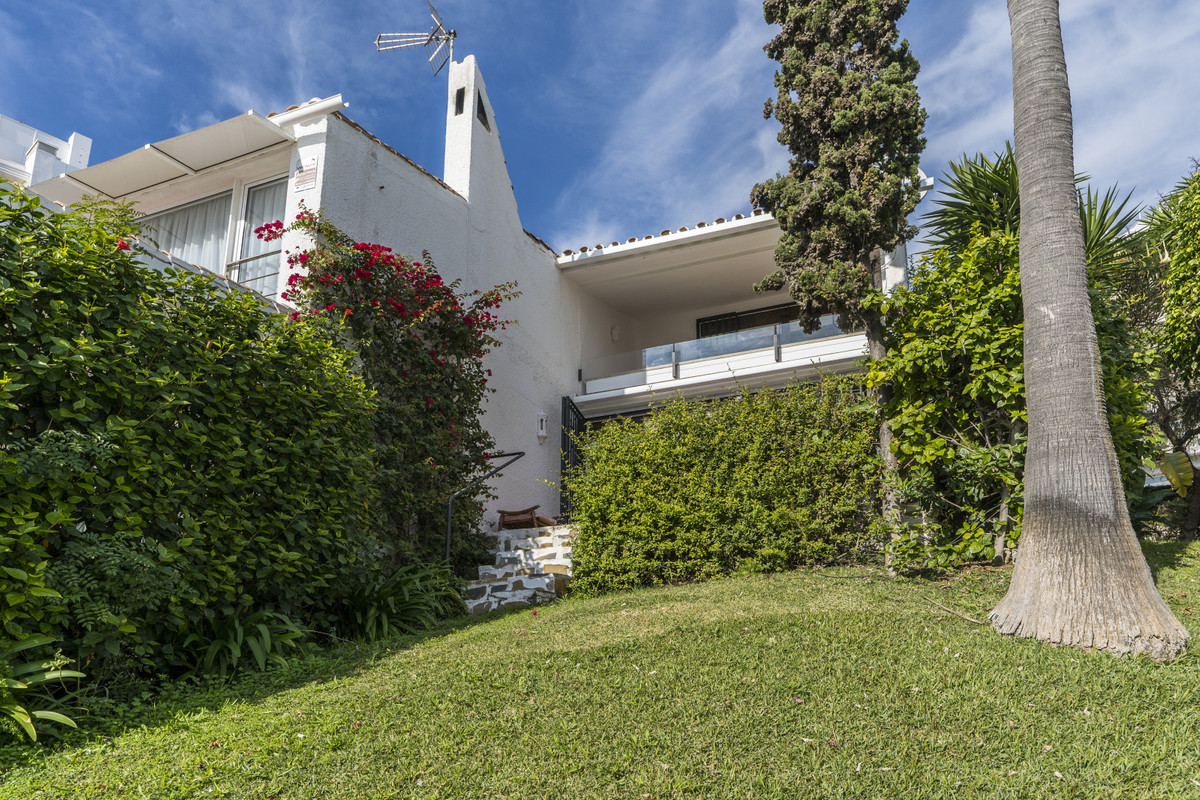Villa Semi Detached in Marbella, Costa del Sol
