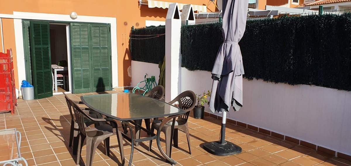 Santa Ponsa (Calvia) one bedroom apartment with full bathroom, kitchenette, 40 m2 terrace, community, Spain