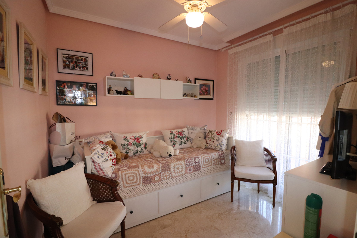 3 bedroom Villa For Sale in Calahonda, Málaga - thumb 18