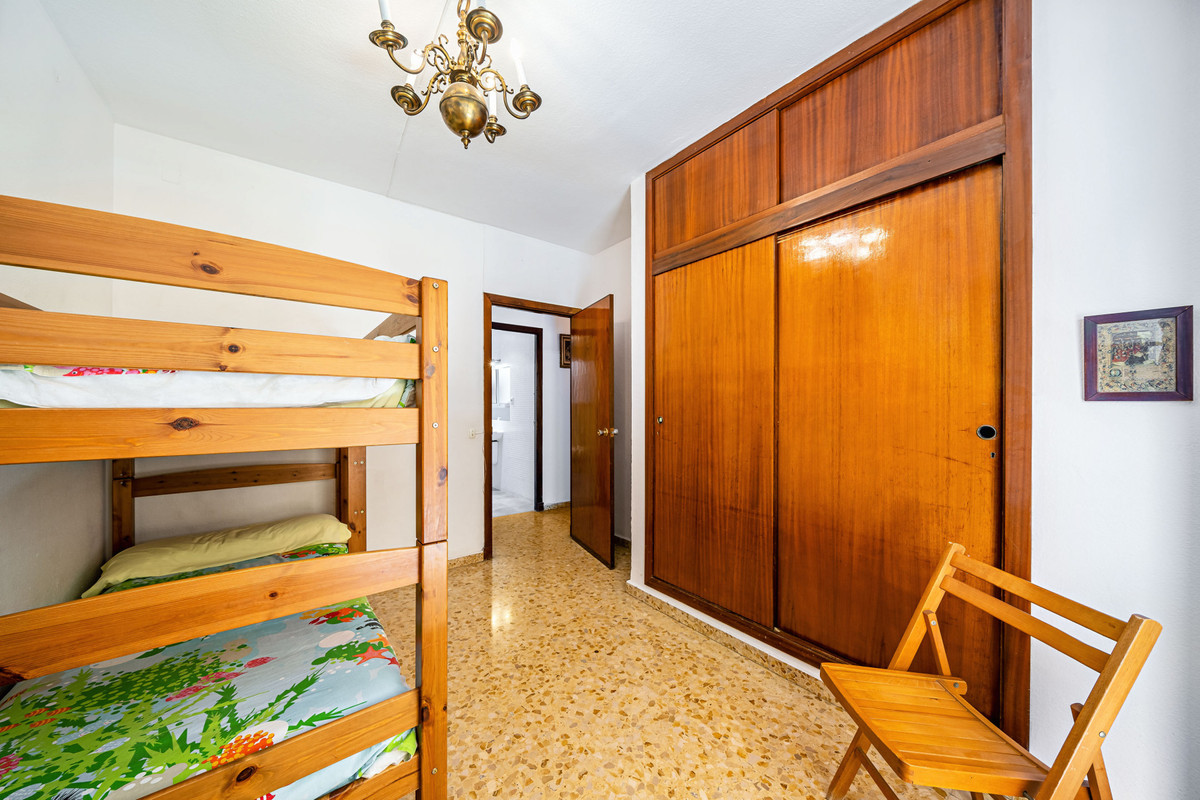 Comercial con 4 Dormitorios en Venta Málaga