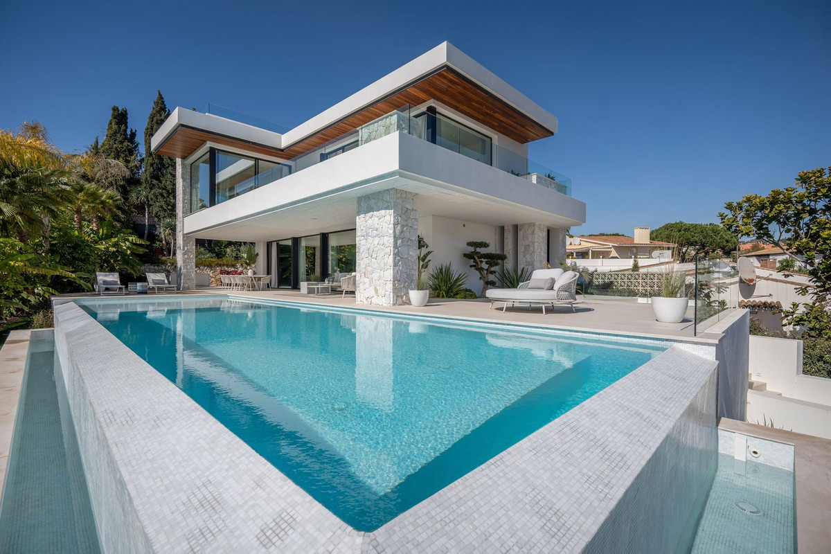 Detached Villa for sale in Carib Playa R4298137