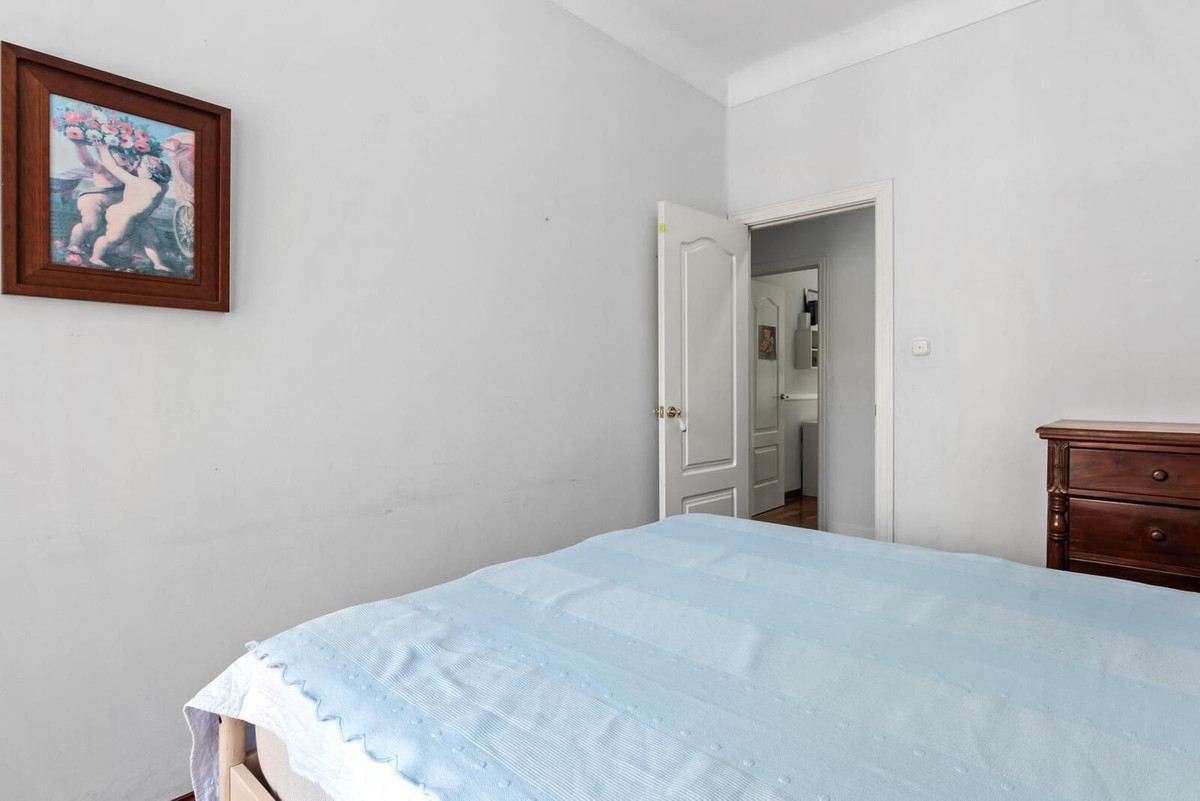 5 bedroom Apartment For Sale in Perchel Sur, Málaga - thumb 2