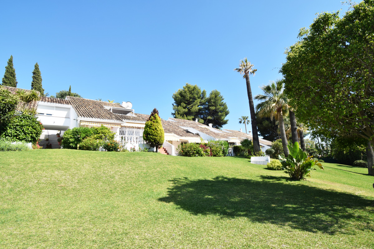 Semi-Detached House for sale in Nueva Andalucía, Costa del Sol