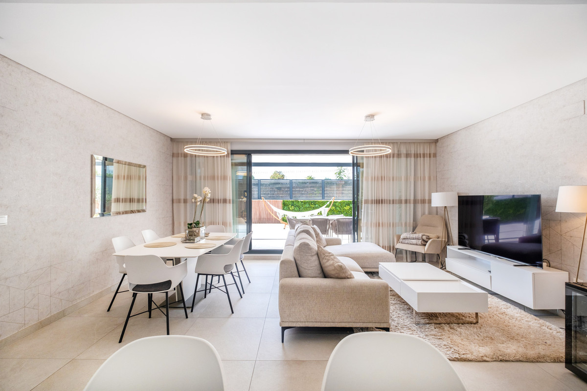 Apartamento Planta Baja en venta en La Quinta, Costa del Sol