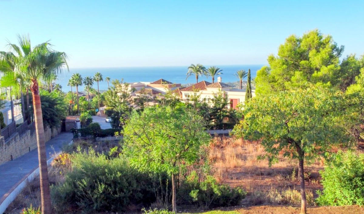 Superb open sea view plot with amazing views towards Puerto Banus, Africa and Africa.

Situated in a, Spain