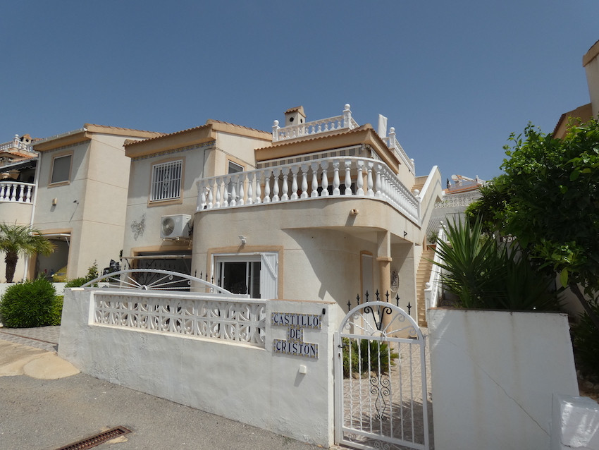 Superb south facing detached villa in the Montemar area of Algorfa, located close to the communal sw, Spain