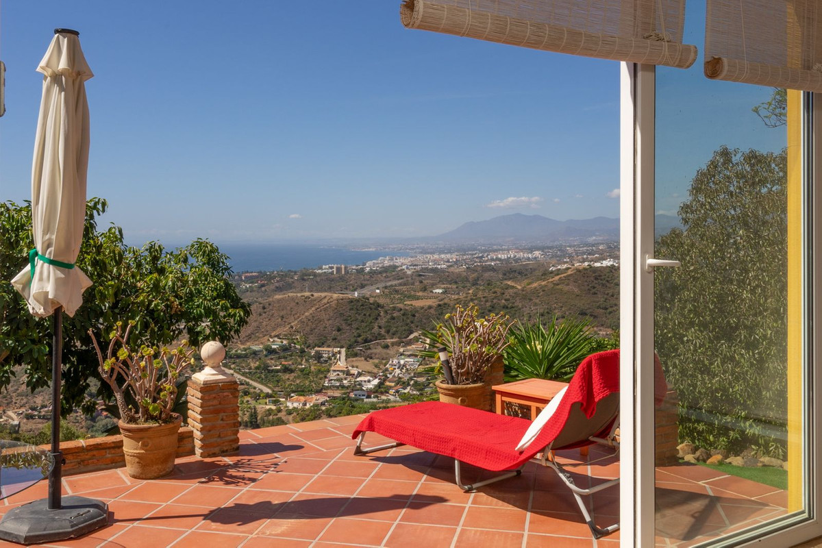 Villa te koop in Marbella R4433692