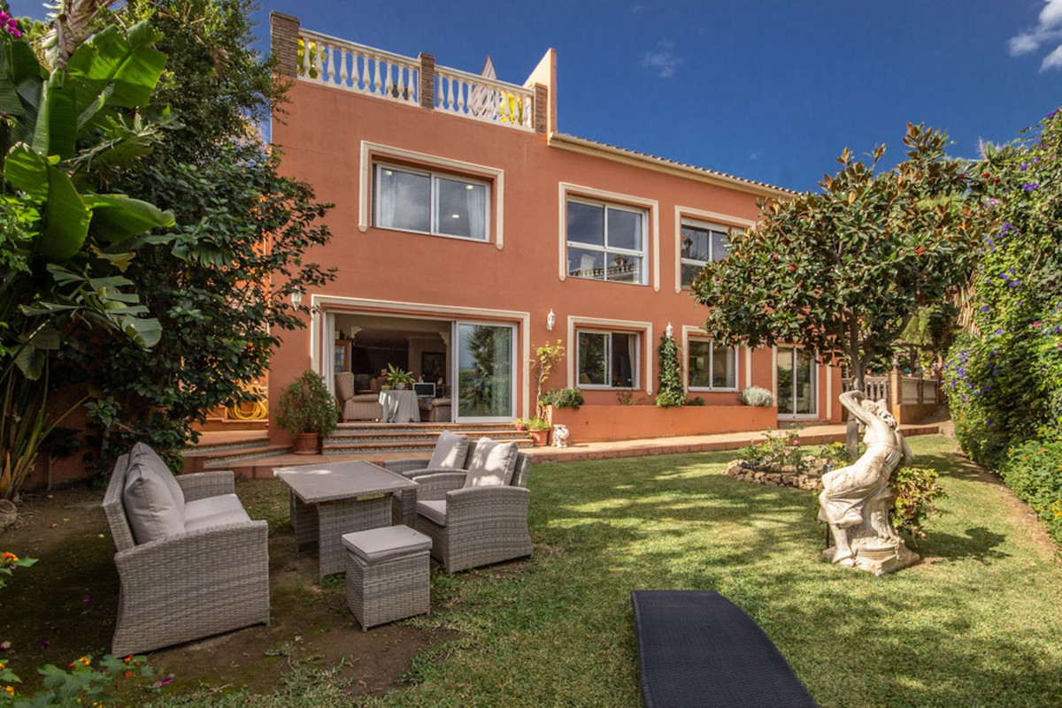 2 bed, 3 bath Villa - Detached - for sale in Cerros del Aguila, Málaga, for 560,000 EUR