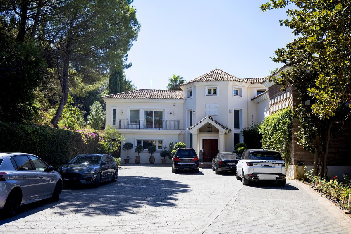 Detached Villa for sale in La Zagaleta R4142551
