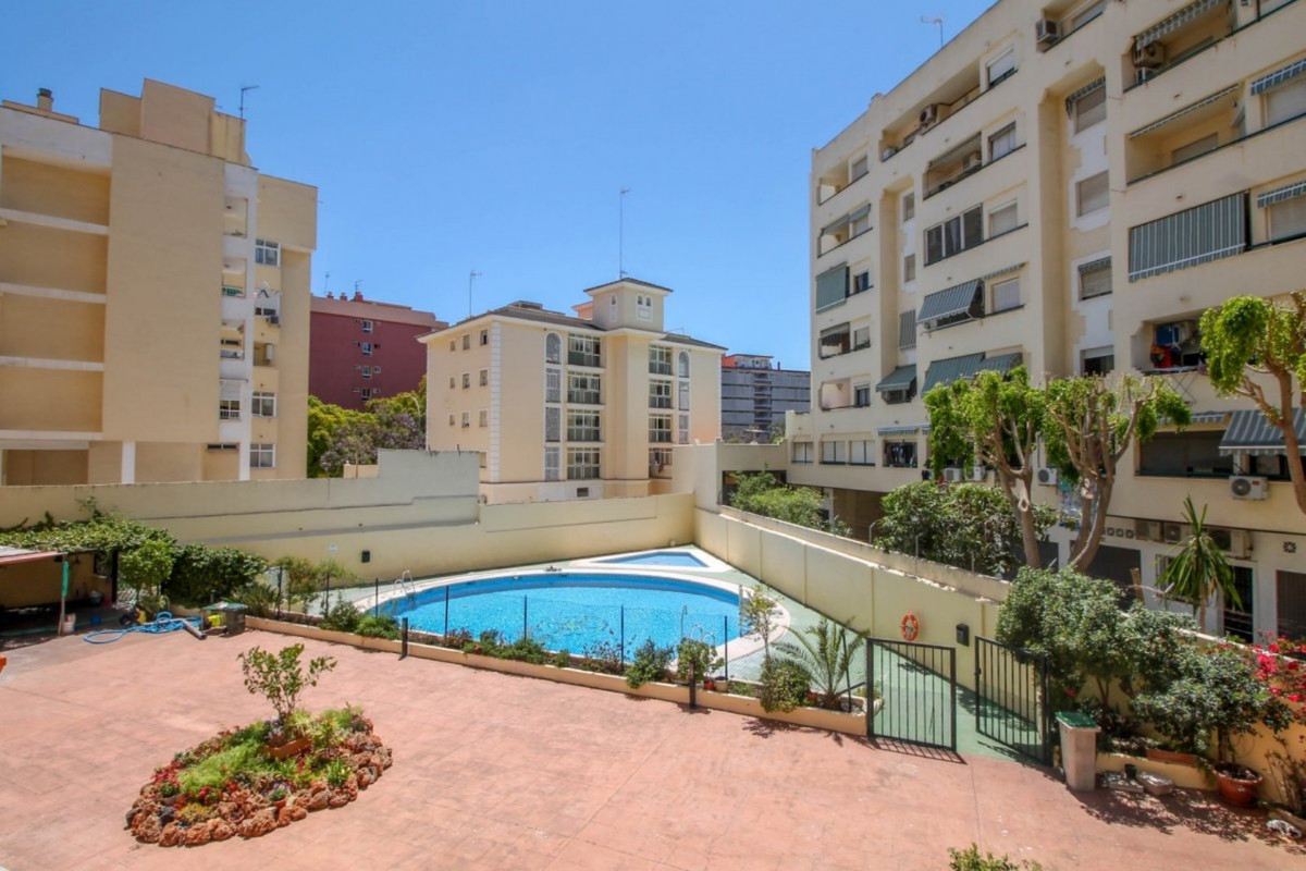 WALKING DISTANCE TO THE BEACH & ALL AMENITIES!! LOVELY STUDIO APARTMENT LOCATED IN THE POPULAR A, Spain