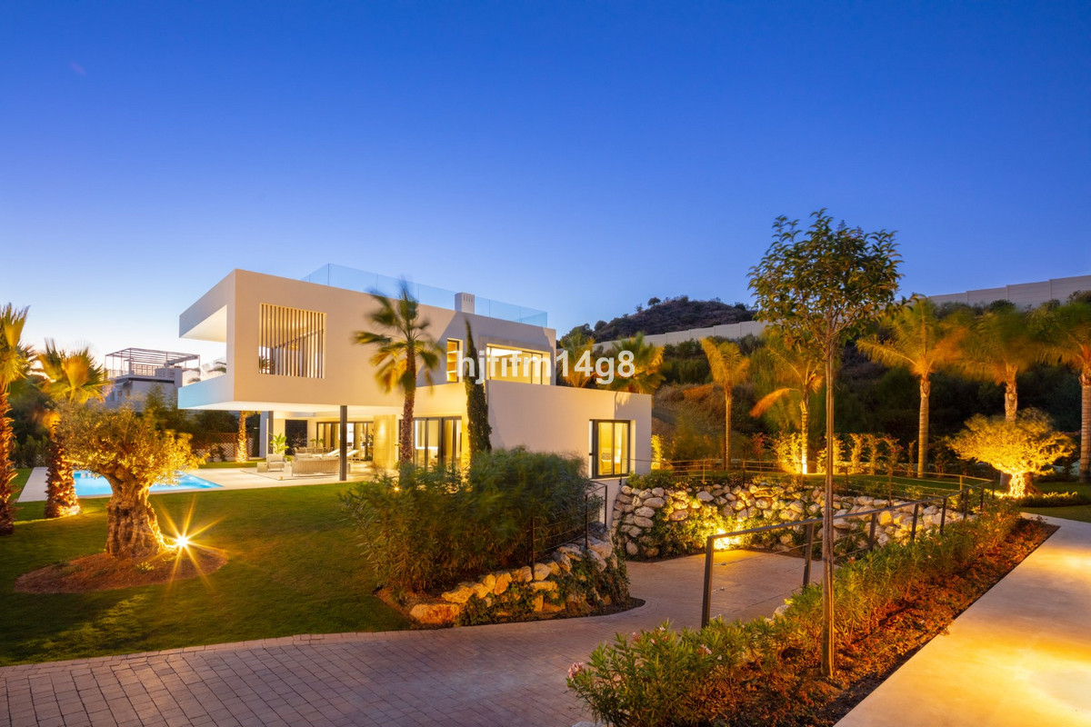 Villa te koop in Nueva Andalucía R4168783