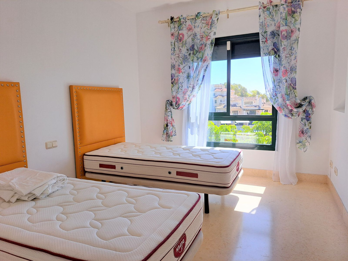Apartamento con 3 Dormitorios en Venta Benahavís