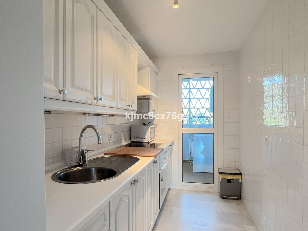 Appartement te koop in Calahonda R4627312