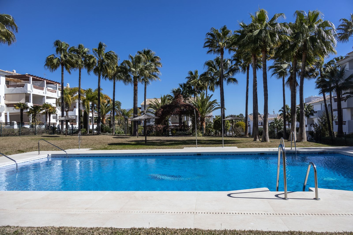 Fantastic investment on the New Golden Mile between Estepona and San Pedro.

This is a stunning pent, Spain