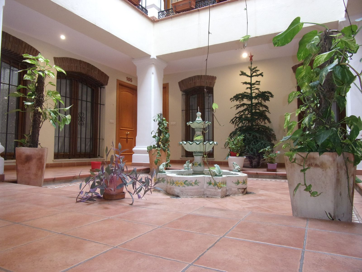 1 Bedroom Middle Floor Apartment For Sale Marbella, Costa del Sol - HP4631188