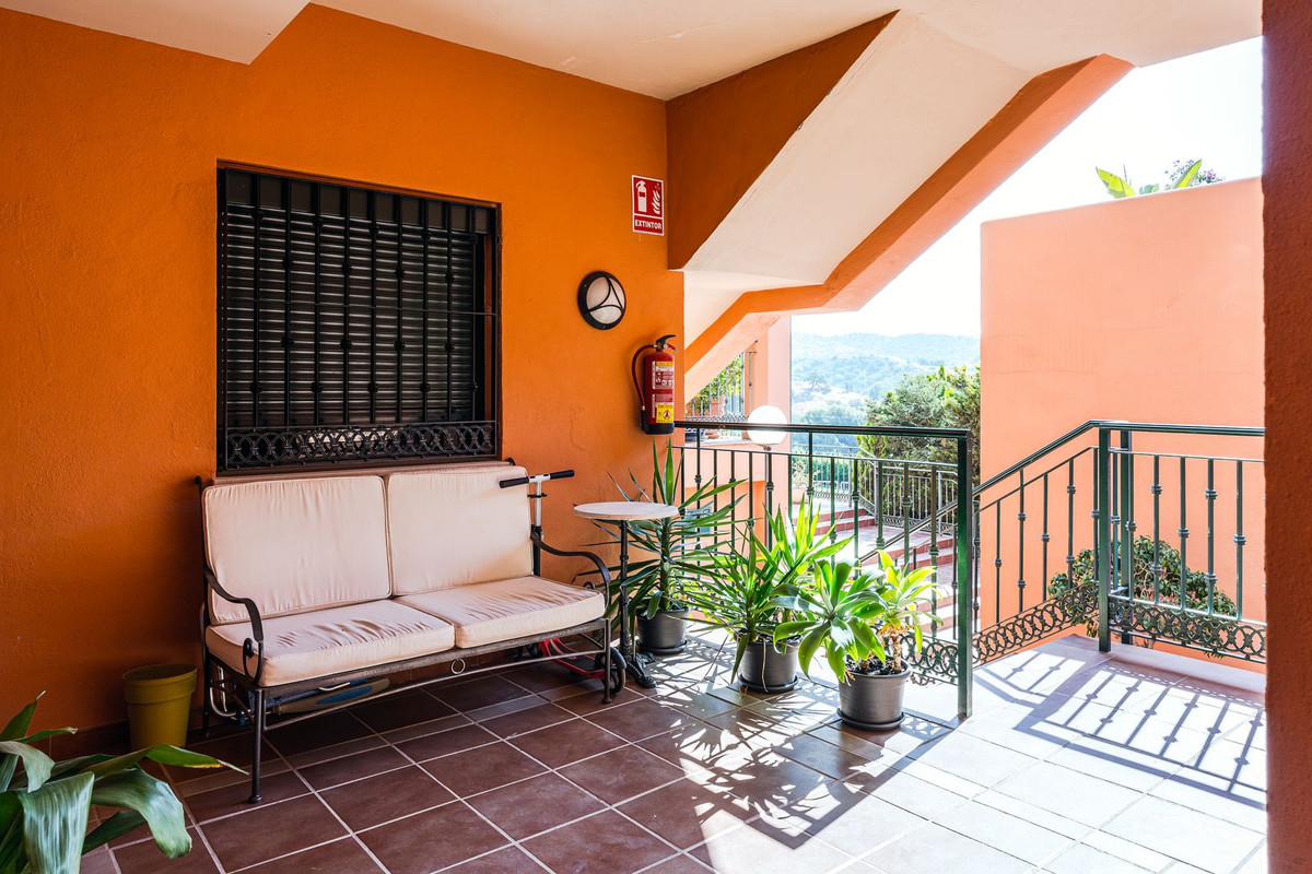 3 Bedroom Ground Floor Apartment For Sale Elviria, Costa del Sol - HP4687939