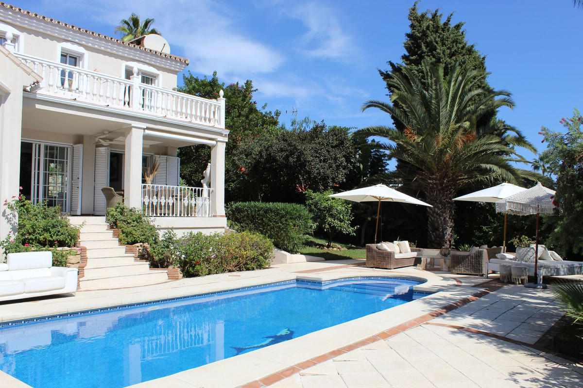 4 bedroom Villa For Sale in Calahonda, Málaga - thumb 9