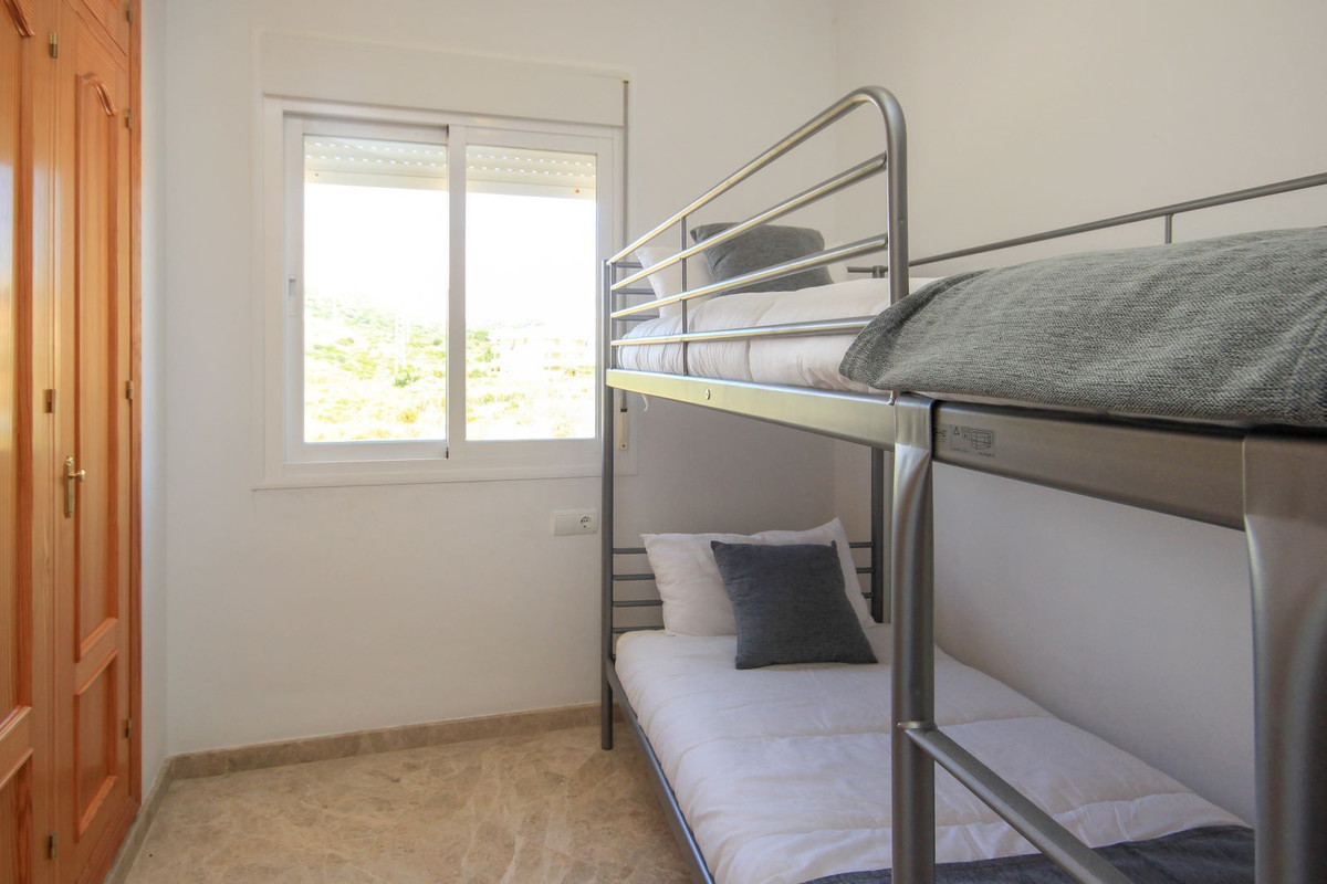 Apartamento con 4 Dormitorios en Venta Manilva