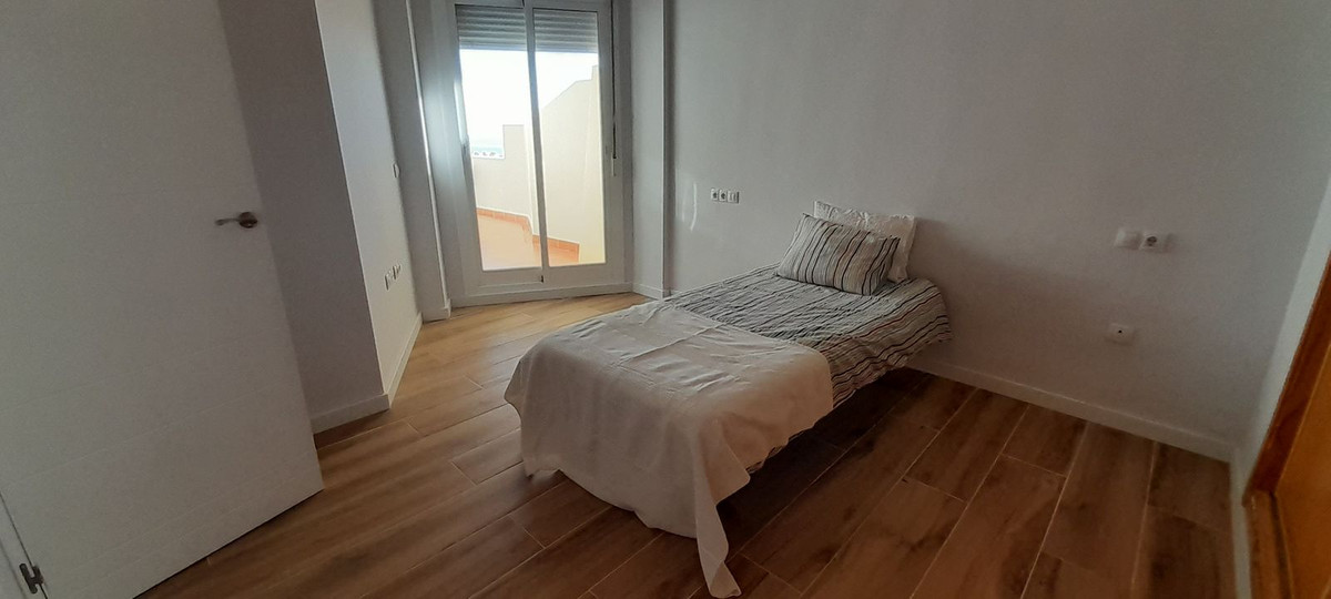 ES171607: Apartment  in Calahonda