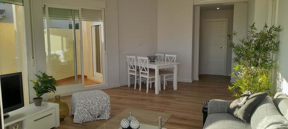 ES171607: Apartment  in Calahonda