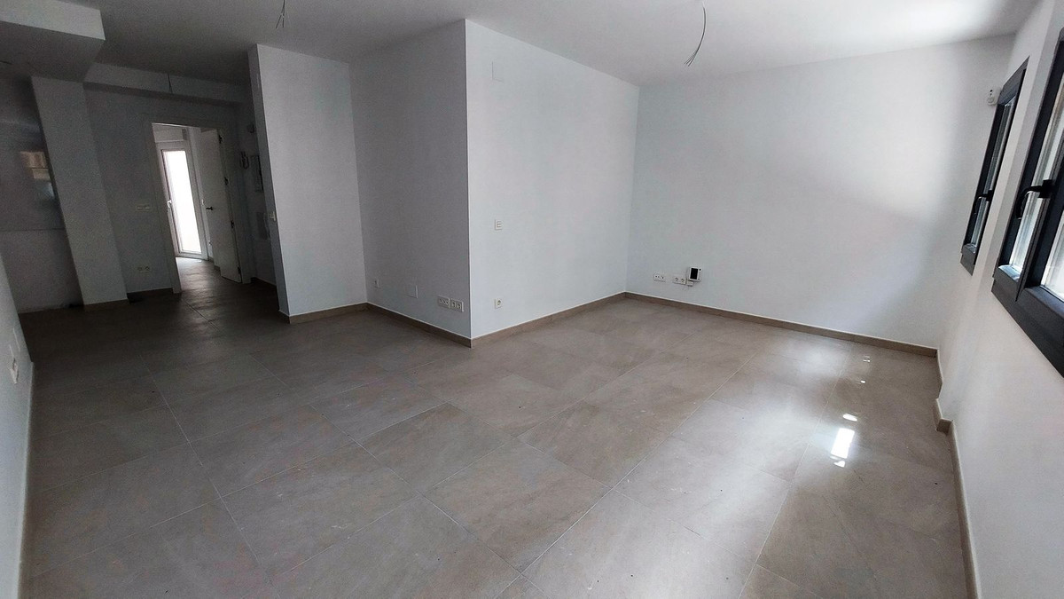 1 Dormitorios Apartamento Planta Baja  En Venta Fuengirola, Costa del Sol - HP4083760