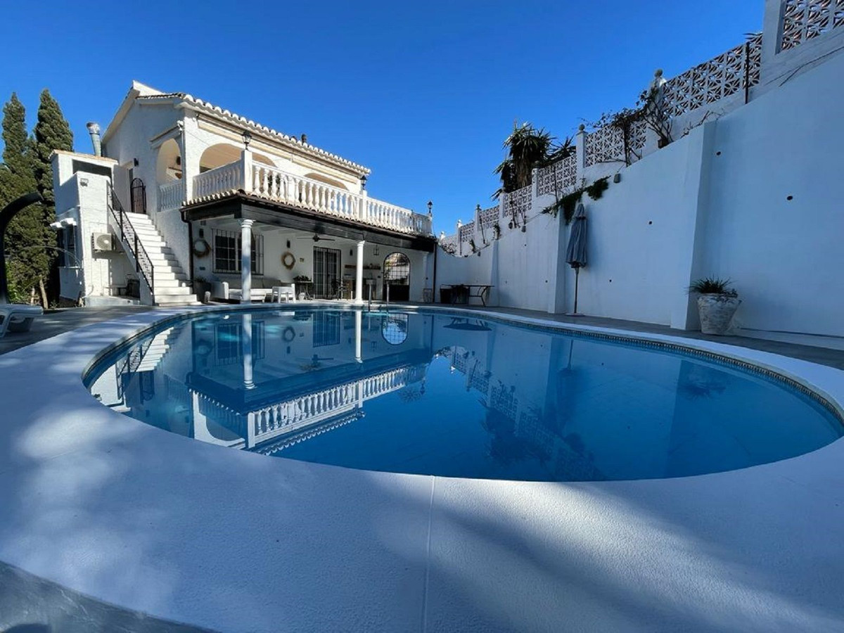 5 bedroom Villa For Sale in Campo Mijas, Málaga