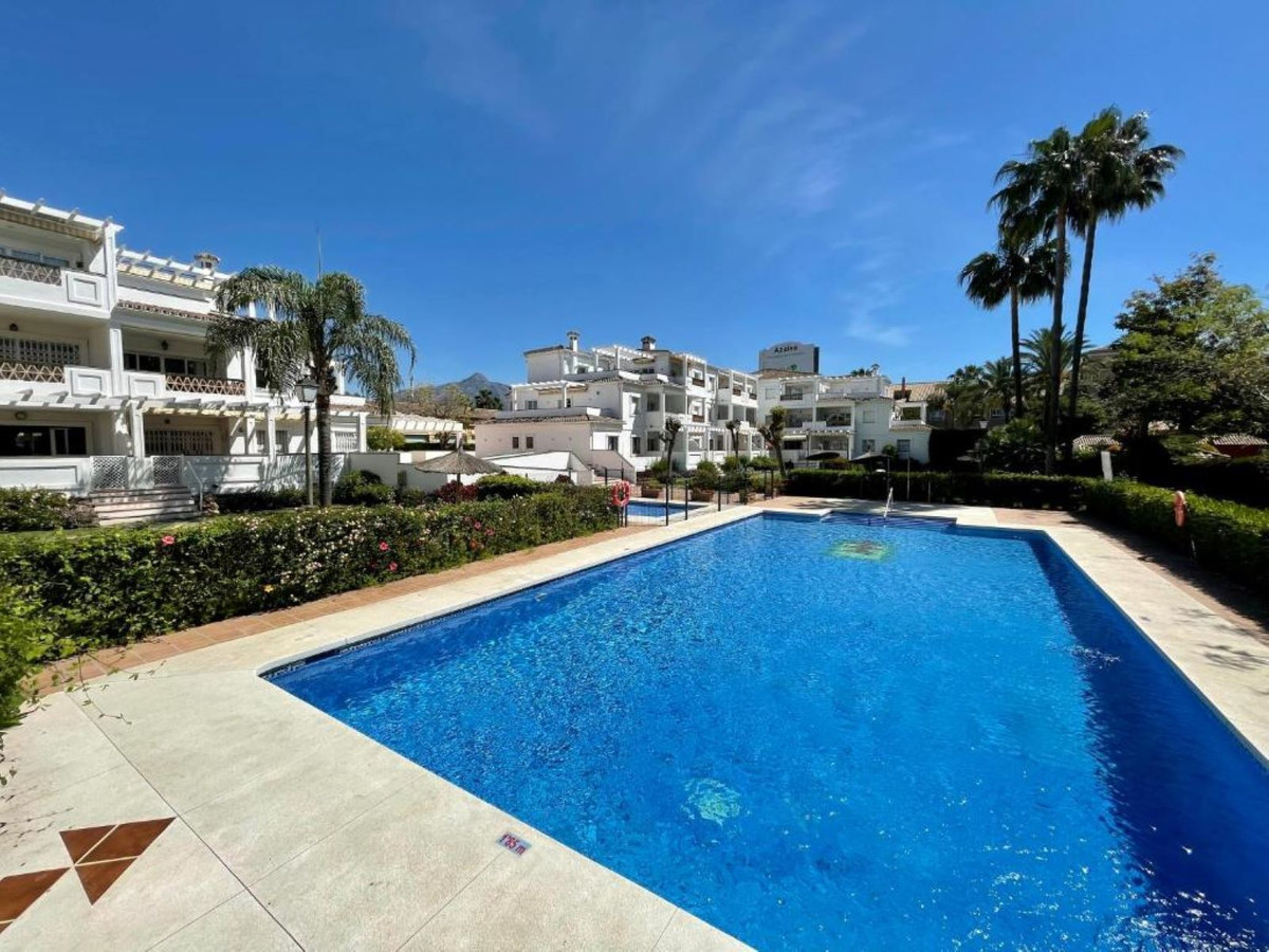 Middle Floor Apartment for sale in Puerto Banús R4372030