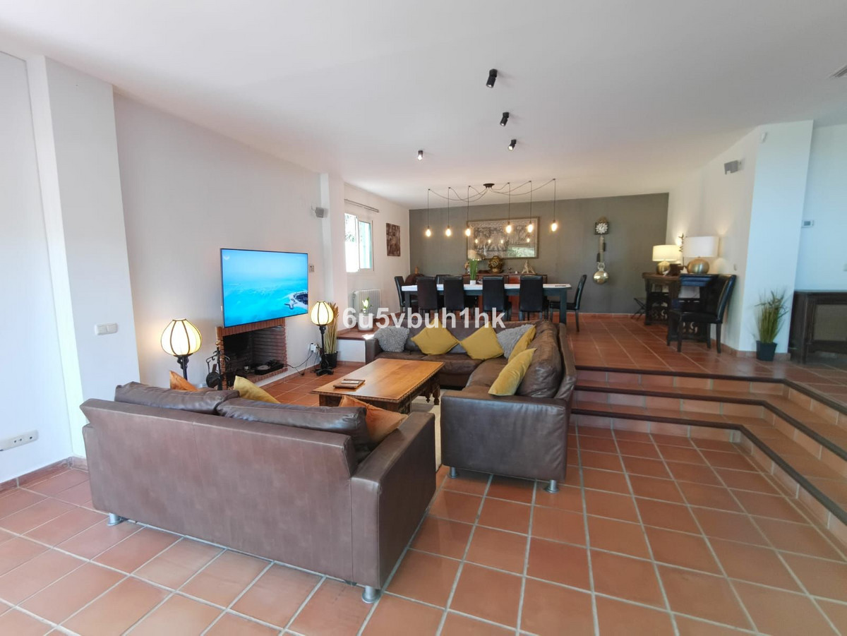 5 Bedroom Detached Villa For Sale Sotogrande, Costa del Sol - HP4568242
