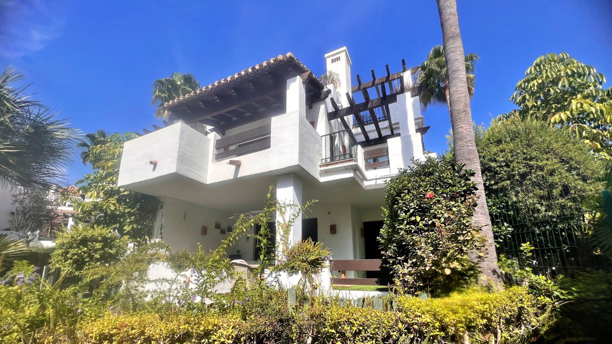 Villa Semi Detached in Benahavís, Costa del Sol
