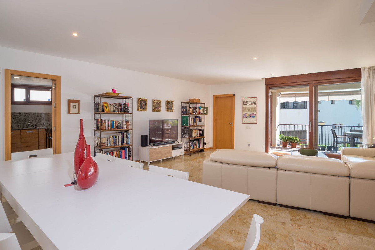 3 Bedroom Ground Floor Apartment For Sale Altos de los Monteros
