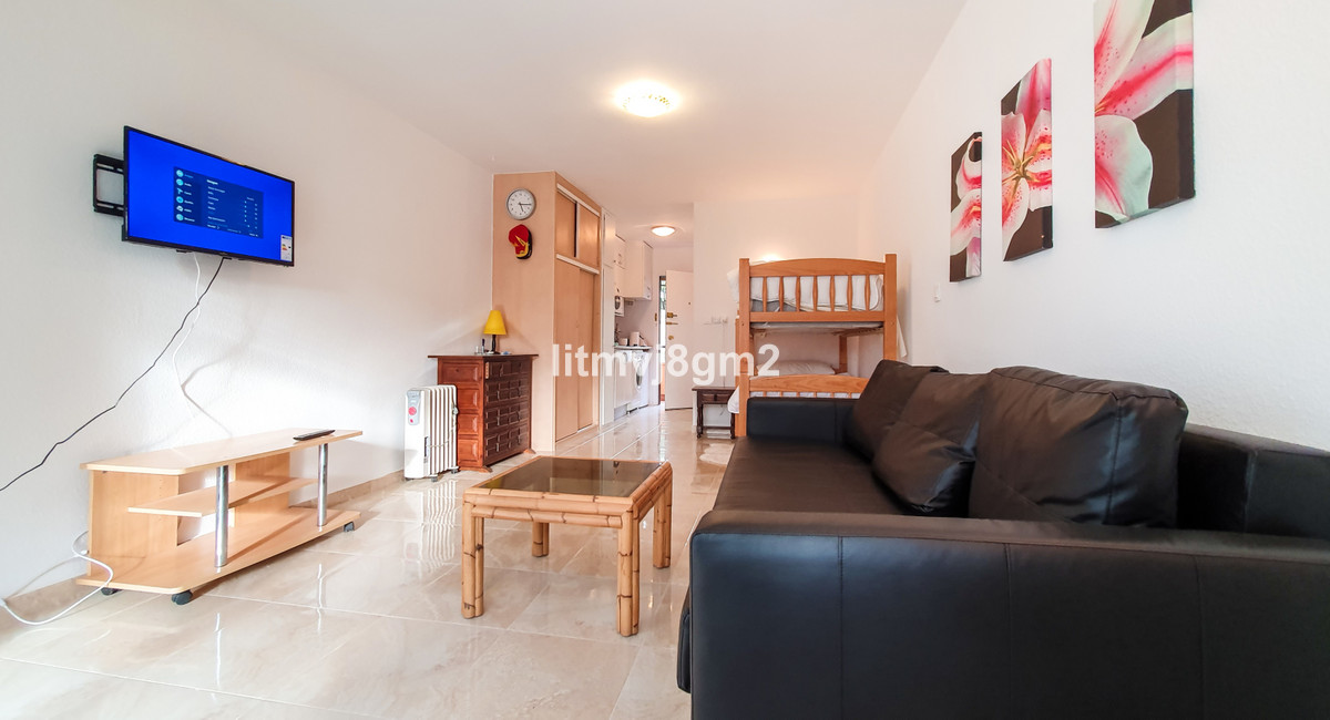 1 Bedroom Middle Floor Apartment For Sale Calypso, Costa del Sol - HP3611819