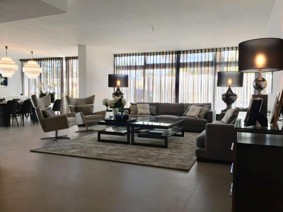 Ground Floor Apartment for sale in Marbella Golden Mile