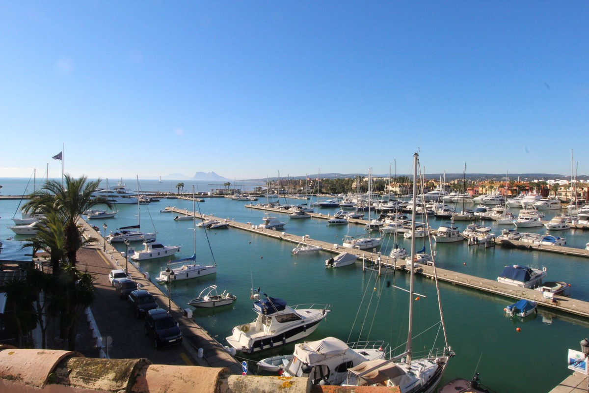 Penthouse for sale in Sotogrande Puerto R4357846