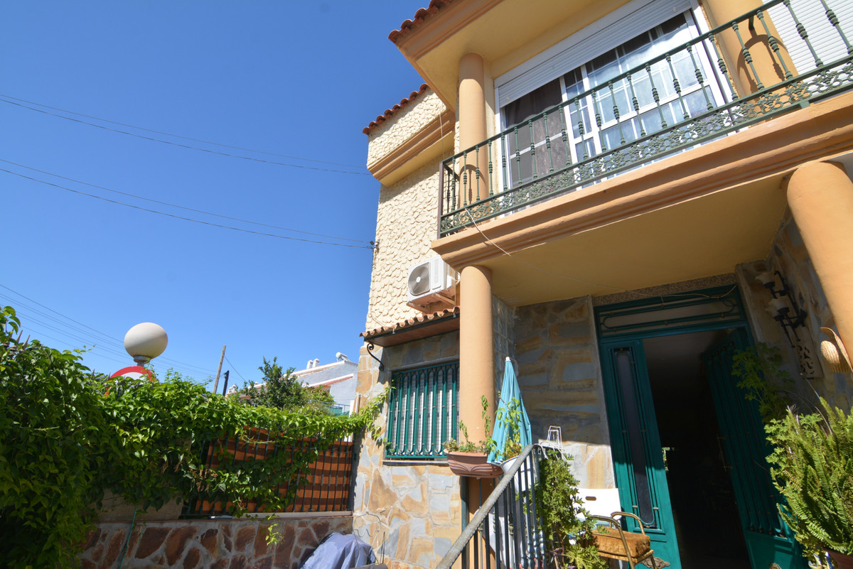 						Townhouse  Terraced
													for sale 
																			 in Fuengirola
					