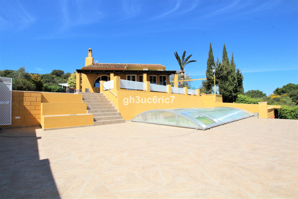 A beautiful finca, surrounded by natural beauty, located just next to La Mairena, with breath taking, Spain